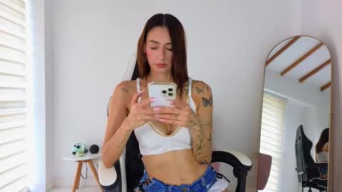 Snapshot of kristennblue_ chatting on 22, 9, 2025 Kris online show from 22, 9, 2025