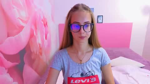 Kristina Adel online show from 9, 10, 2025