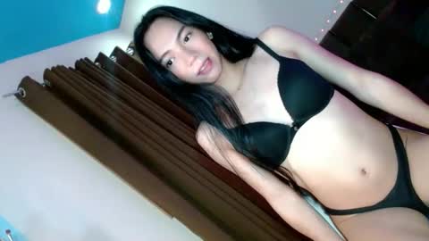 Snapshot of kristine_lux chatting on 9, 9, 2025 kristine online show from 9, 9, 2025