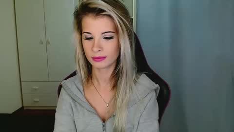 KristineAmore online show from 18, 12, 2025