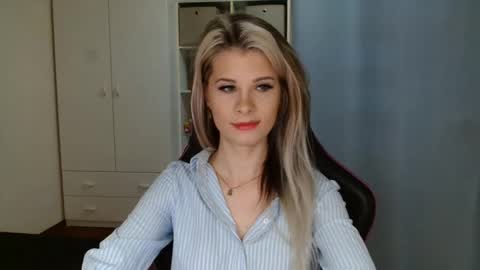 KristineAmore online show from 10, 3, 2026