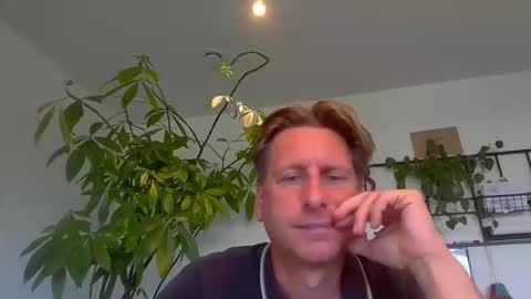 kristof8504 online show from 10, 9, 2025