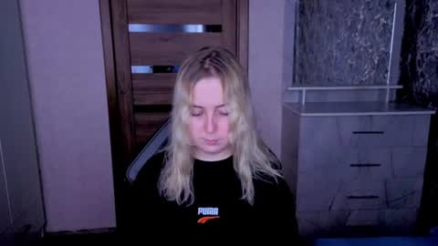 Snapshot of kristy_fran chatting on 18, 6, 2026 Kristy online show from 18, 6, 2026
