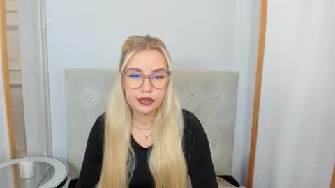 KristyFlowers online show from 7, 3, 2025