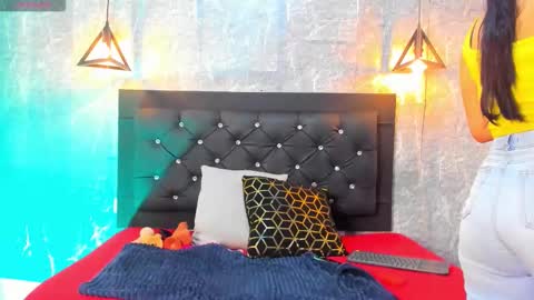 Kystal Taylor online show from 24, 11, 2025