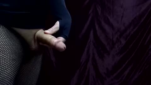 Krystalkummingss online show from 8, 11, 2025