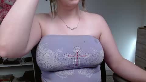 Snapshot of krystalsyxx chatting on 13, 7, 2026 Krystal Syx online show from 13, 7, 2026