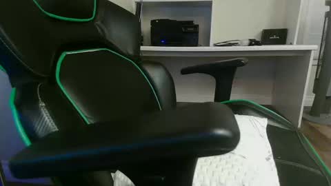 Snapshot of kt12369 chatting on 6, 1, 2025 Kevin online show from 6, 1, 2025