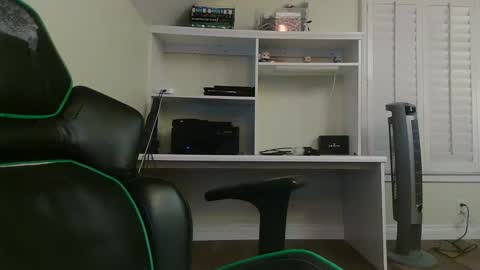 Snapshot of kt12369 chatting on 8, 1, 2025 Kevin online show from 8, 1, 2025