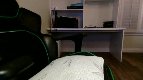 Snapshot of kt12369 chatting on 27, 1, 2025 Kevin online show from 27, 1, 2025