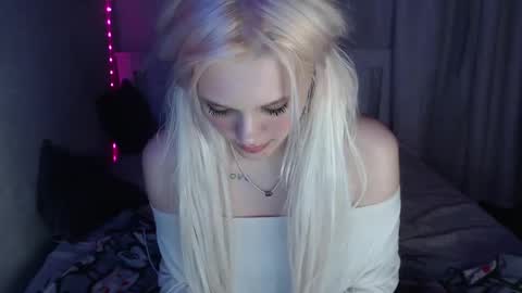 Snapshot of kttyemiow__ chatting on 23, 2, 2025 Emilia online show from 23, 2, 2025