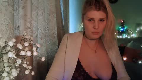 Snapshot of kudesnizza chatting on 3, 1, 2025 Annika MTF ts post -op online show from 3, 1, 2025