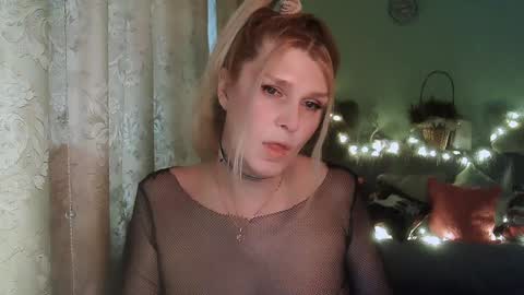 Snapshot of kudesnizza chatting on 24, 1, 2025 Annika MTF ts post -op online show from 24, 1, 2025