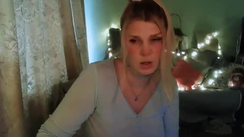 Snapshot of kudesnizza chatting on 8, 2, 2025 Annika MTF ts post -op online show from 8, 2, 2025