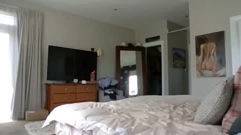 Lucy online show from 25, 2, 2025