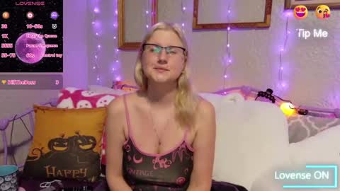 Snapshot of kunzitegoddess chatting on 29, 9, 2025 Samantha online show from 29, 9, 2025