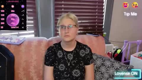 Snapshot of kunzitegoddess chatting on 29, 9, 2025 Samantha online show from 29, 9, 2025