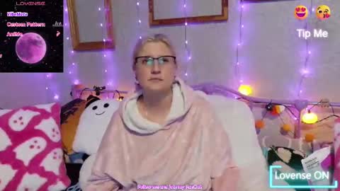 Snapshot of kunzitegoddess chatting on 23, 10, 2025 Samantha online show from 23, 10, 2025