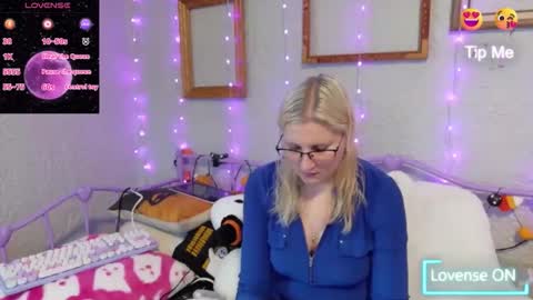 Snapshot of kunzitegoddess chatting on 2, 11, 2025 Samantha online show from 2, 11, 2025