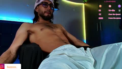 Snapshot of kuzzcoo chatting on 3, 3, 2026 kuzzcoo online show from 3, 3, 2026