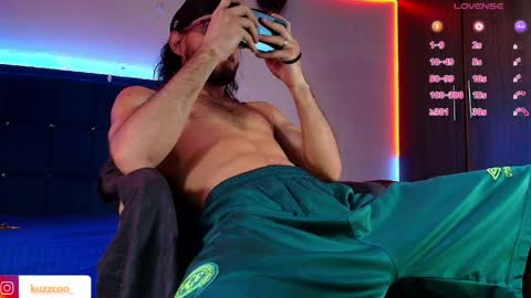 Snapshot of kuzzcoo chatting on 10, 4, 2026 kuzzcoo online show from 10, 4, 2026