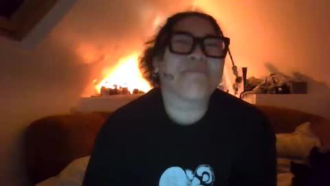 Snapshot of kweamypie chatting on 11, 10, 2025 Kweampie 3 online show from 11, 10, 2025