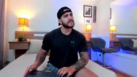 Snapshot of kylenorth_ chatting on 4, 10, 2025 kylenorth_ online show from 4, 10, 2025