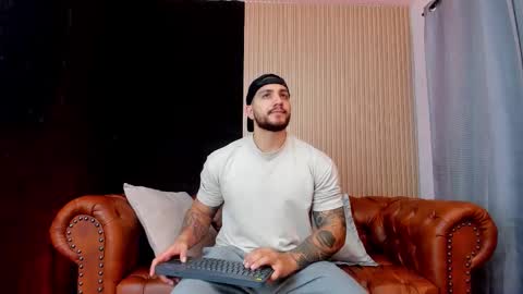 kylenorth_ online show from 19, 11, 2025