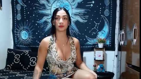 Snapshot of kylie_capricorn chatting on 2, 10, 2025 kylie online show from 2, 10, 2025