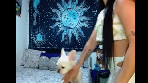 Snapshot of kylie_capricorn chatting on 23, 11, 2025 kylie online show from 23, 11, 2025