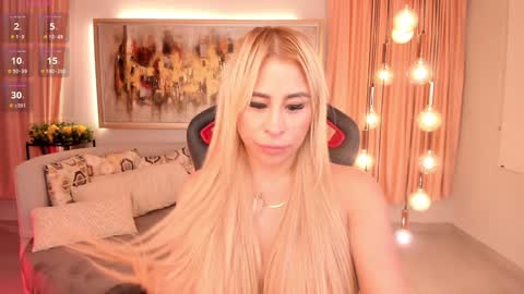 Snapshot of kylie_cooper chatting on 13, 1, 2025 Kylie online show from 13, 1, 2025
