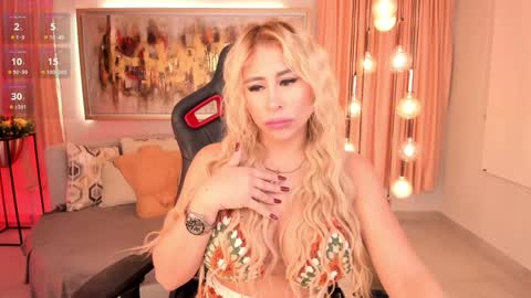 Snapshot of kylie_cooper chatting on 19, 1, 2025 Kylie online show from 19, 1, 2025