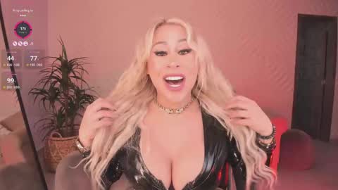 Snapshot of kylie_cooper chatting on 23, 2, 2025 Kylie online show from 23, 2, 2025