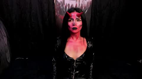 submissive demon Please help me to reach 500 thumbs up online show from 17, 10, 2025