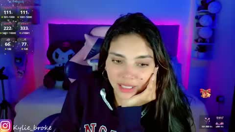 Snapshot of kylie_hottt_ chatting on 30, 12, 2024 k ylie online show from 30, 12, 2024