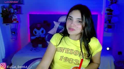 Snapshot of kylie_hottt_ chatting on 31, 12, 2024 k ylie online show from 31, 12, 2024