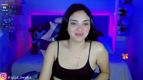 Snapshot of kylie_hottt_ chatting on 6, 1, 2025 k ylie online show from 6, 1, 2025