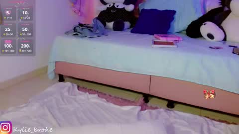 Snapshot of kylie_hottt_ chatting on 23, 1, 2025 k ylie online show from 23, 1, 2025