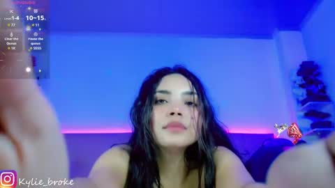 Snapshot of kylie_hottt_ chatting on 1, 2, 2025 k ylie online show from 1, 2, 2025