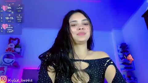 Snapshot of kylie_hottt_ chatting on 1, 2, 2025 k ylie online show from 1, 2, 2025