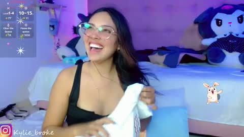 Snapshot of kylie_hottt_ chatting on 6, 2, 2025 k ylie online show from 6, 2, 2025