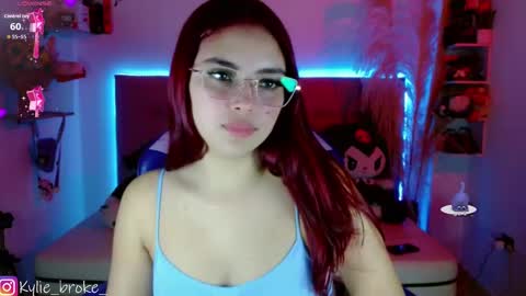 Snapshot of kylie_hottt_ chatting on 24, 9, 2025 k ylie online show from 24, 9, 2025
