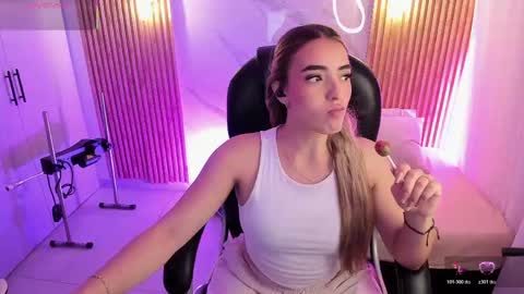 Snapshot of kylie_jones6 chatting on 29, 5, 2026 KYLIE online show from 29, 5, 2026