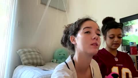 Snapshot of kylieexoxoxo2432 chatting on 11, 9, 2025 Kylie online show from 11, 9, 2025