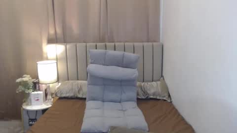 kyliefox22 online show from 10, 3, 2026