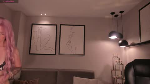 Snapshot of kyliejenkins1 chatting on 22, 12, 2025 Kylie Jenkins online show from 22, 12, 2025