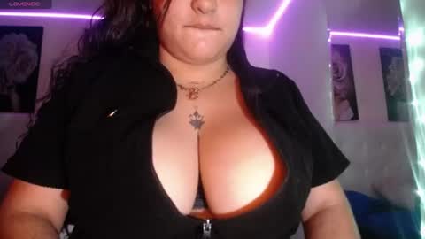 Snapshot of kylievoosx18 chatting on 12, 7, 2026 kylievoosx online show from 12, 7, 2026