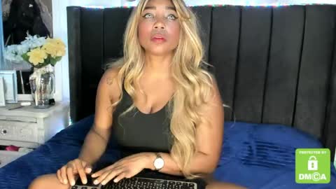 Snapshot of kyliewhiteboobs chatting on 5, 5, 2026 kylie white boobs online show from 5, 5, 2026
