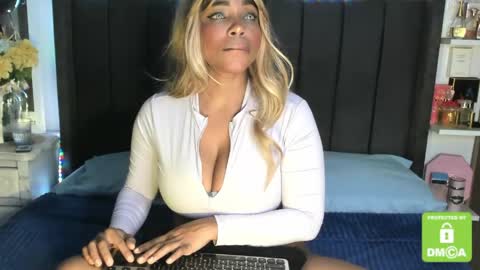 Snapshot of kyliewhiteboobs chatting on 8, 5, 2026 kylie white boobs online show from 8, 5, 2026