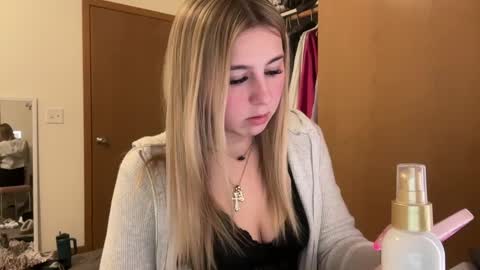 kynziee18 online show from 9, 1, 2025